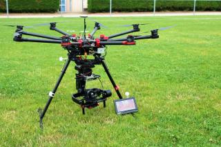 Drone équipé d'une camera pour réalisation de vidéo aérienne