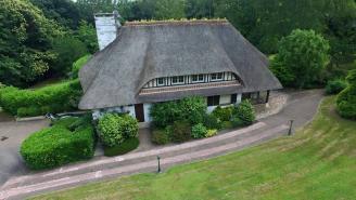 Photo aérienne de maison réalisée par un drone pour agence immobilière