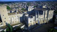 Avignon et le  Palais des Papes photo aérienne par drone