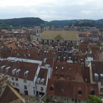 Photo du village de Charmoy en vue aérienne par drone