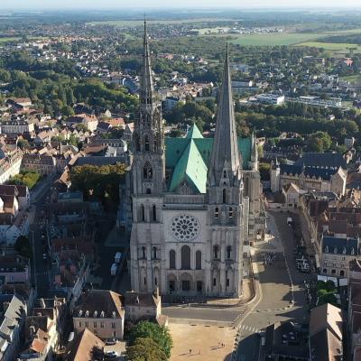 Chartes photo aérienne de la ville prise par drone