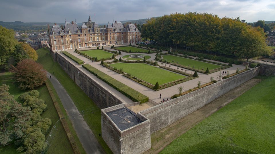 Photo aérienne du château de Eu en Normandie