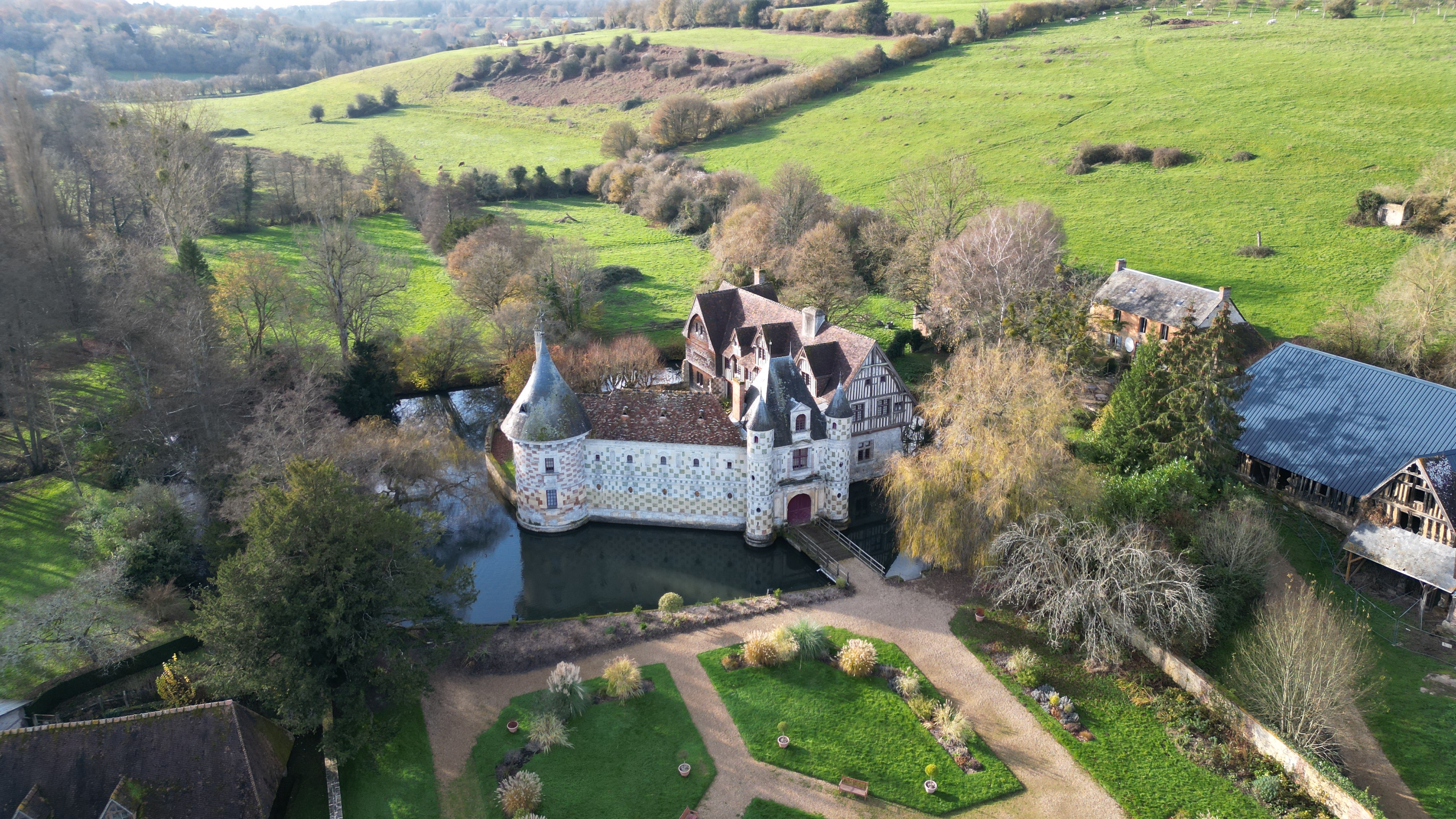 Château de Saint Germain de lIvet photographie par drone