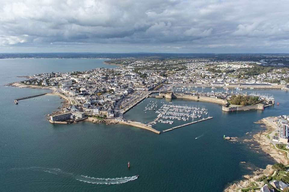 Concarneau en vue aérienne par drone en Bretagne