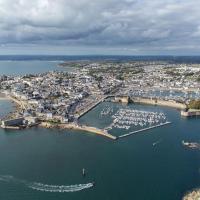 Concarneau en vue aérienne par drone en Bretagne