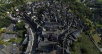 Donzenac village de Corrèze en vue aérienne par drone