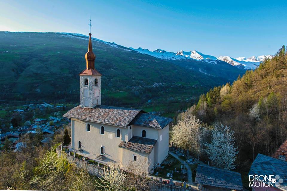 Eglise de Landry en Tarentaise photographiée d'un drone