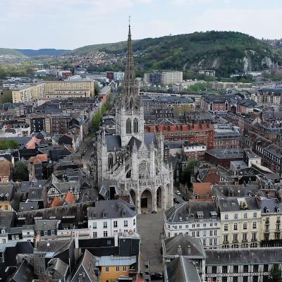 Eglise saint maclou de rouen en vue aerienne par drone