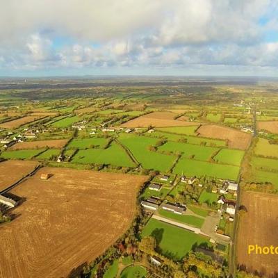 Village d'Etienville, dans la Manche en vue aérienne
