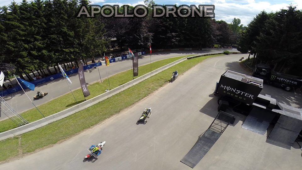 Photographie d'un événement sportif, course de motos