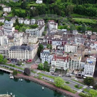 Évian-les-Bains en vue aérienne par drone