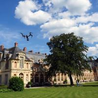 Fontainebleau, le château survolé par un drone