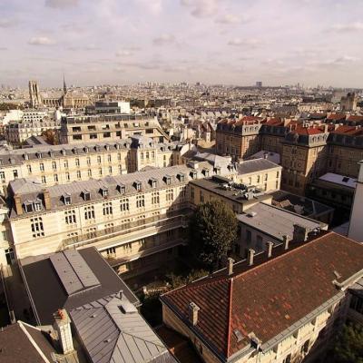 La tour Montparnasse vue aérienne du Panthéon par drone