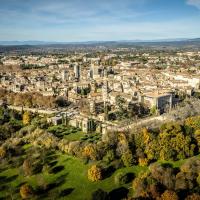 La ville de Uzès, photographie aérienne par drone