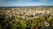 La ville de Uzès, photographie aérienne par drone