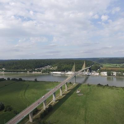 le pont de Brotonne en Normandie, photographié par un drone