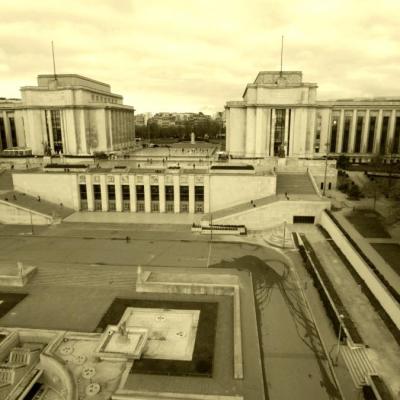 Le Trocadéro à Paris en vue aérienne par drone