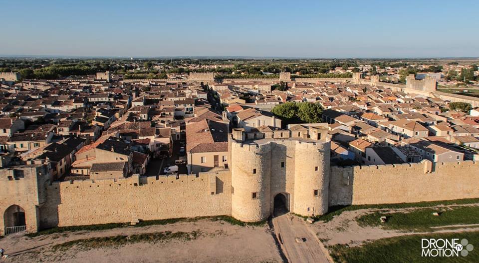 Les remparts d'Aigues Mortes en Camargue photographie de drone