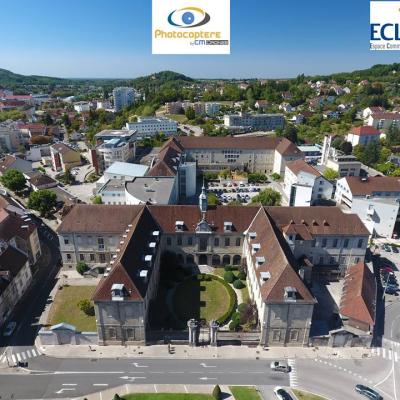 Lons-le-Saunier vue du ciel par un drone