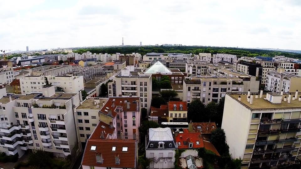 Paris vue du ciel de Suresnes par un drone