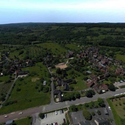 Photo aérienne de Collonges la rouge par drone en Corrèze