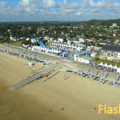 Photo aérienne de Jullouville dans la Manche