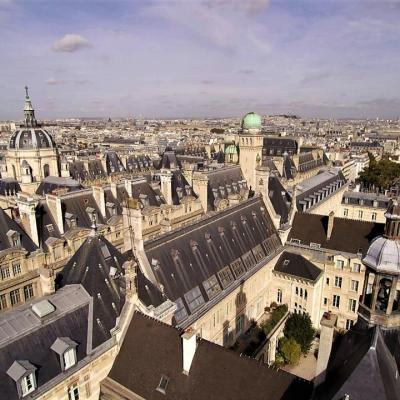 Photo aérienne des toits du quartier de la Sorbonne à Paris