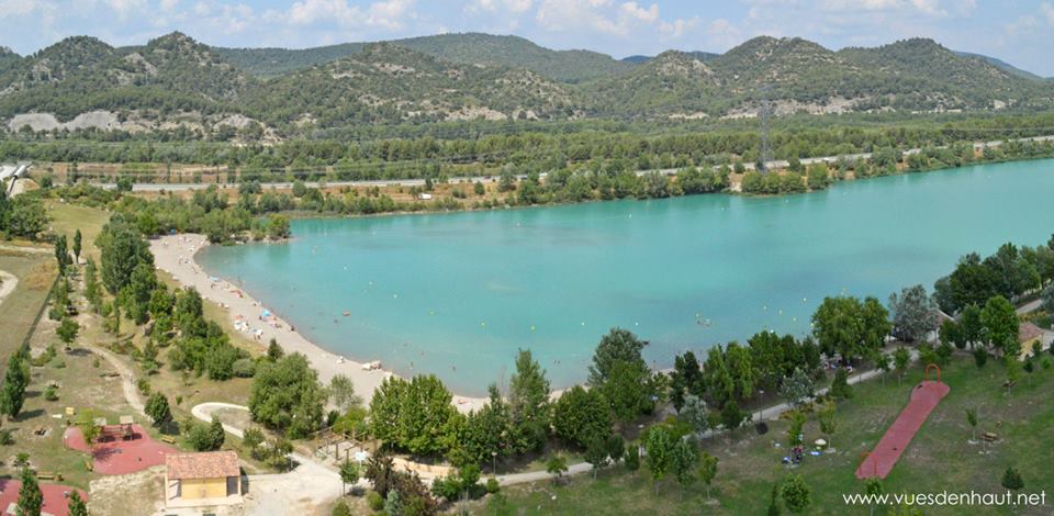 photo aérienne par drone de Peyrolles-en-Provence