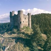 Photo aérienne par drone du château d'Alleuze