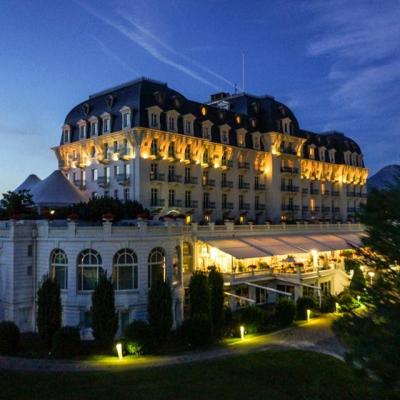 photo de l'Imperial Palace d'Annecy, vue nocturne