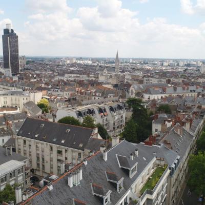 Photographie aérienne de la ville de Nantes par drone