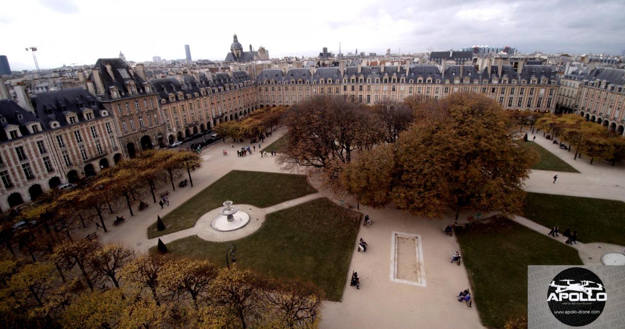 Place des Vosges, photographie aérienne par drone à Paris