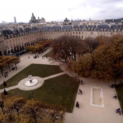 Place des Vosges, photographie aérienne par drone à Paris