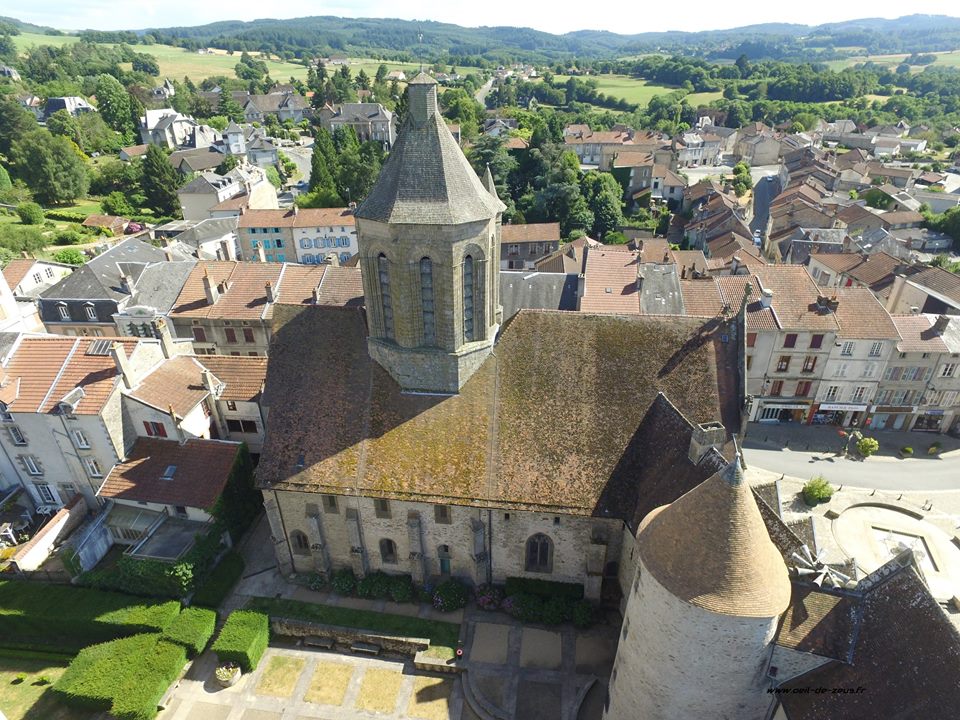 Prise de vue aérienne du village de Bourganeuf de la Creuse