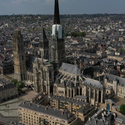 Rouen vue du ciel photo aérienne cathédrale de Rouen par drone