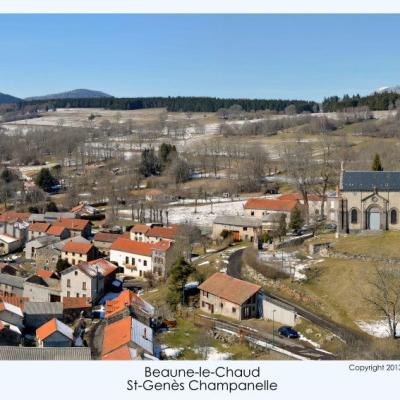 Saint-Gènes-Champanelle, village vue du ciel par un drone