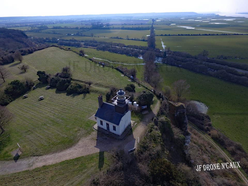 Saint-Samson-de-la-Roque en Normandie vue du ciel