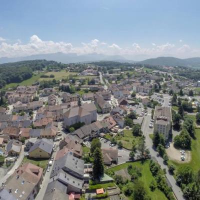 Village de Cruseilles vue aérienne drone