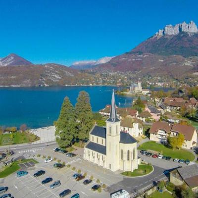 Village de Duingt vue du ciel par un drone
