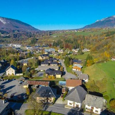 Village de Lescheraine photographié par un drone