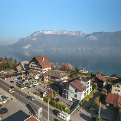 Village de Sevrier vue du ciel par un drone,