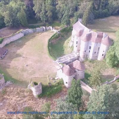 Vue aérienne du château d’Harcourt par drone en Normandie