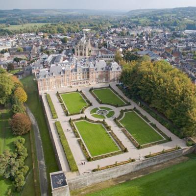 Vue aérienne de EU, ville en Haute Normandie