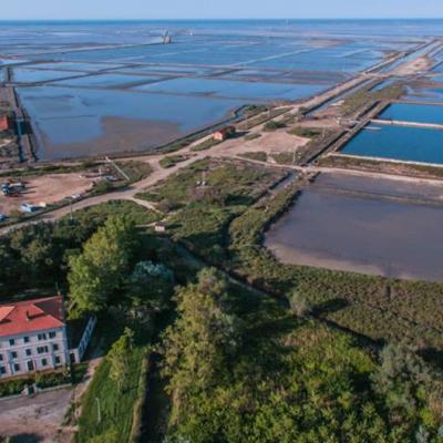 vue aérienne des Salins du Midi, Aigues Mortes en Camargue