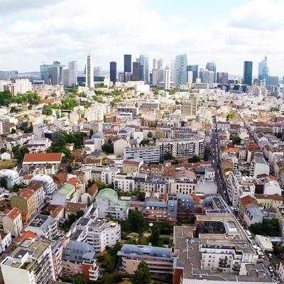 Vue aérienne par drone de Suresnes en Ile de France