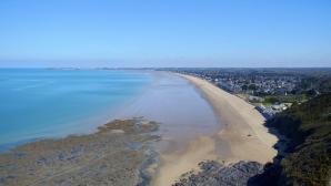 Prestations par drone en Normandie, bord de mer dans la M anche