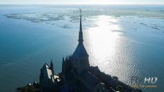 Couche de soleil sur le mont Saint Michel photo de drone