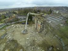 Démolition bâtiment en vue aérienne par drone