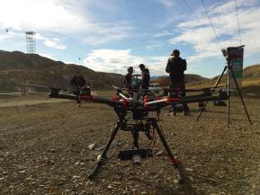 Drone pour le cinéma équipe de pilotes et cadreurs pour prise de vue aérienne