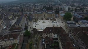 Evreux la mairie et sa place vue du ciel par drone